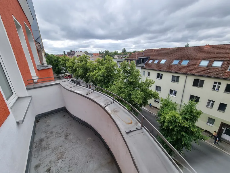 2 Zimmer, Küche Bad und ein kleiner Balkon — photo 1